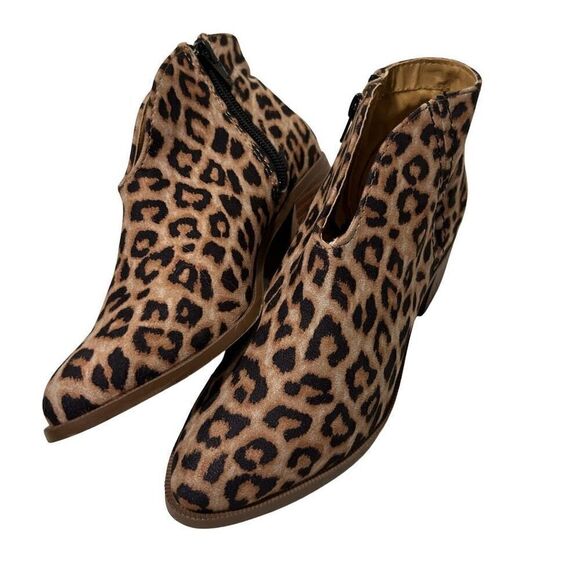 Qupid Leopard Booties - Picture 1 of 6